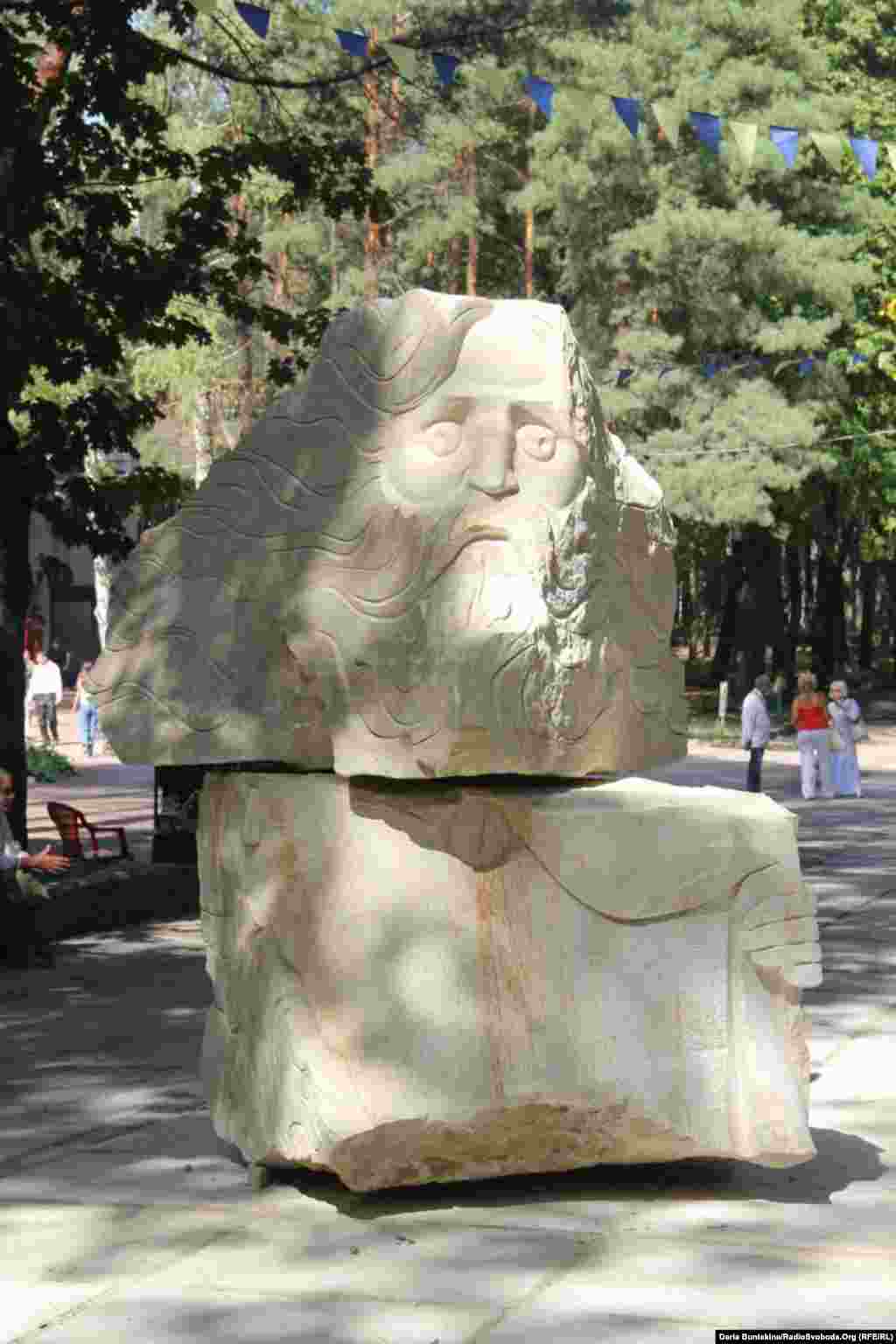 «Король Лір» львів’янина Андрія Дацка. Скульптура-переможець, яка здобула одне з відразу двох перших місць