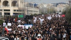 Демонстрация в Иране после смерти командующего силами «Кудс» Кассема Сулеймани и заместителя командующего «Хашд аш-Шааби» Абу Махди аль-Мухандиса. Тегеран, 3 января 2019 года.