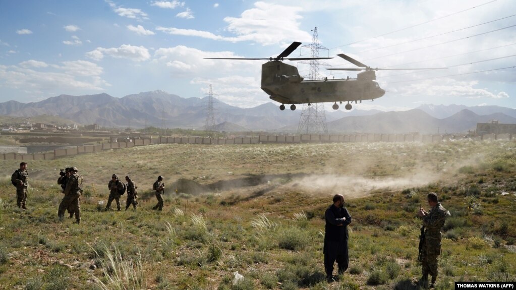 هم اکنون ۱۰ هزار نیروی ناتو از جمله ۲۵۰۰ نیروی آمریکایی در افغانستان حضور دارند.