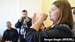 Анна Позднякова и Сергей Удальцов в мировом суде, 25 мая 2012