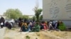 Aşgabat. Saud Arabystanynyň ilçihanasyna wiza sorap baran raýatlar. 