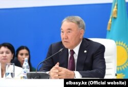 Нұрсұлтан Назарбаев "Нұр Отан" жиынында отыр. 21 тамыз 2019 жыл.