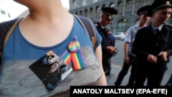 На акции в поддержку ЛГБТ в Санкт-Петербурге, июль 2019 года 