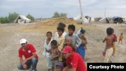 Döwletgeldi pakistanly çagalar bilen