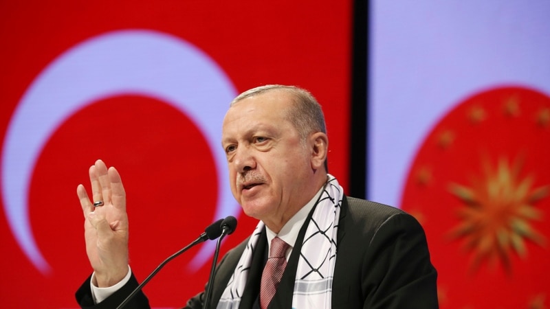 Ердоган: Турција секој момент може да почне нова воена операција во Сирија