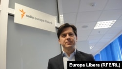 Iurie Morcotîlo în studioul Europei Libere