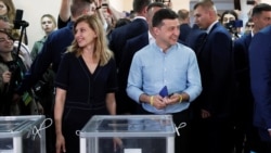 Елена Зеленская со своим супругом, парламентские выборы в Украине, 21 июля 2019 года