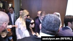 Armenia - Kim Kardashian and her sister Khloe arrive at Yerevan's Zvartnots airport, 8Apr2015.