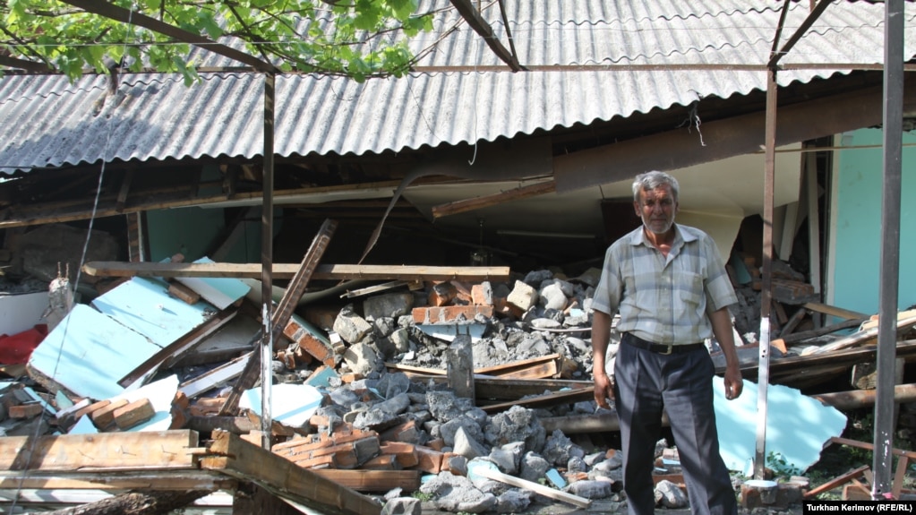 Azərbaycan, Zaqatala rayonu zəlzələdən zərərçəkən evlər, 10 may 2012