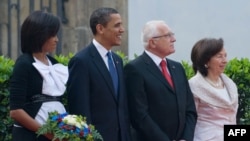 Вацлав Клаус и Барак Обама с супругами в Праге