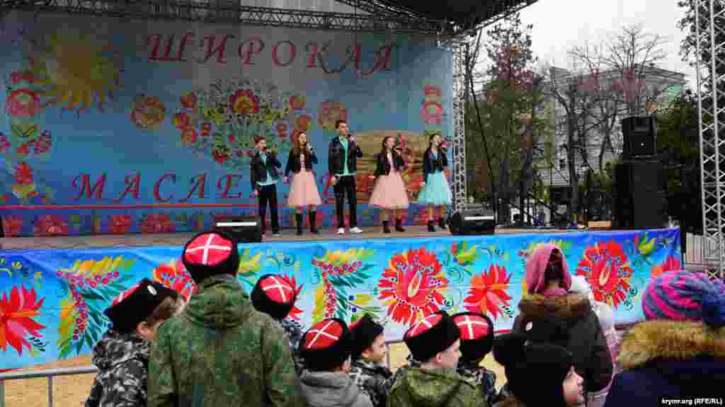 Діти з ансамблю «Петропавлівська пісня» представили свій «патріотичний» репертуар