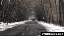 Հայաստանի ավտոճանապարհներից մեկը ձմռանը, արխիվ