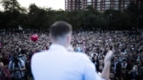 Алексей Навальный на митинге в Екатеринбурге 