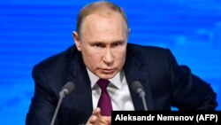 Ресей президенті Владимир Путин баспасөз жиынында сөйлеп отыр. Мәскеу, 20 желтоқсан 2018 жыл.