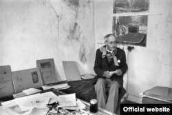 Pierre Bonnard fortografiat de Henri Cartier-Bresson în casa sa de la Le Cannet, pe Coasta de Azur, în 1944