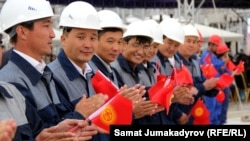 Граждане Китая, участвовавшие в строительстве подстанции «Кемин» за счет кредита Китая. 2015 год.