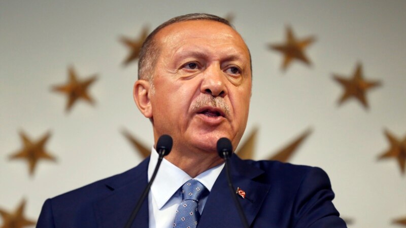 Turqia bart disa kompetenca te presidenti