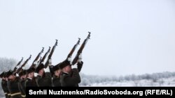 Фоторепортаж: У Крутах відзначили століття бою з більшовиками