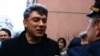 Сопредседаитель ПАРНАС Борис Немцов во время акции солидарности со сторонниками евроинтеграции Украины, Москва, 2 декабря 2013 года