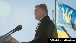 Петр Порошенко выступает перед лицеистами, Киев, 14 октября 2016