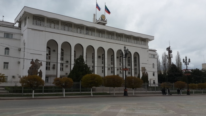 В Дагестане по делу экс-чиновников из кабмина допросили часть руководства Каспийска