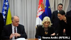 Potpredsednica Vlade Srbije i ministarka građevinarstva, saobraćaja i infrastrukture, Zorana Mihajlović sa Sašom Dalipagićem, zamenikom ministra telekomunikacija i prometa Bosne i Hercegovine, Beograd, 13.12.2019.