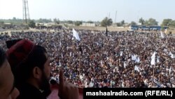 آرشیف، منظور پشتین رهبر تحفظ پشتون‌ها