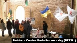 Благодійна виставка-аукціон на території музею «Київська фортеця», Київ, 9 березня 2016 року