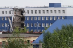 Обрушившаяся казарма в учебном центре ВДВ в Омске, июль 2015 года