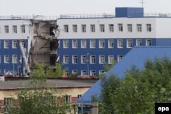 Обрушившаяся казарма в учебном центре ВДВ в Омске, июль 2015 года