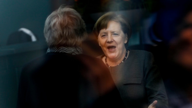 Меј и Меркел без коментари по средбата