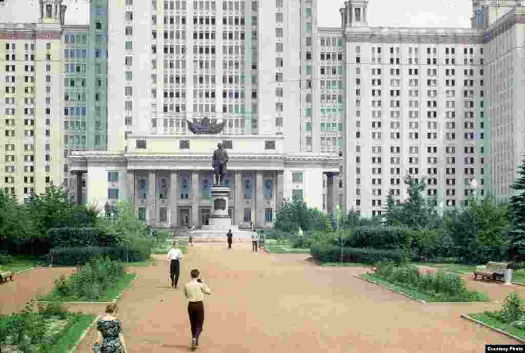 Здание Московского государственного университета 
