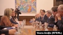 Predsednik Srbije Aleksandar Vučić u razgovoru sa predsedavajućim delegacije Evropskog parlamenta pri Parlamentarnom odboru za stabilizaciju i pridruživanje EU Eduardom Kukanom, Beograd