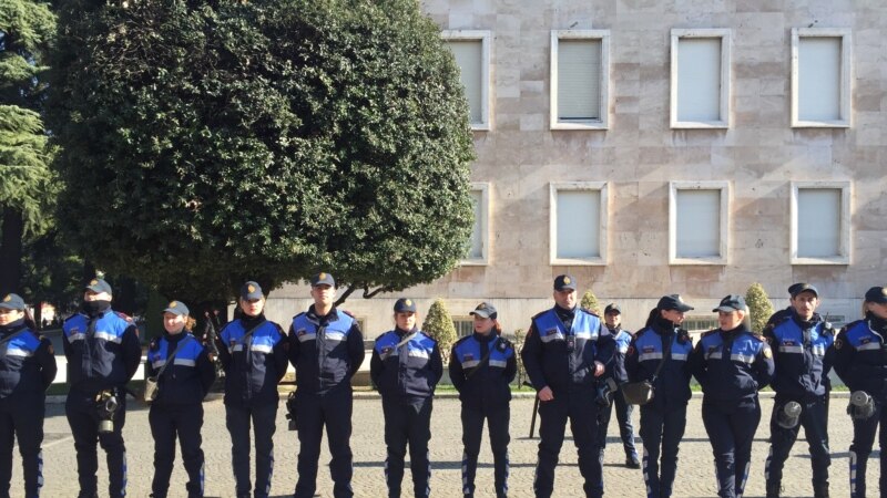 Вонредни безбедносни мерки во Тирана пред утрешните опозициски протести