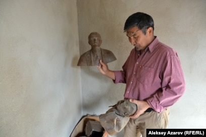 Ас үйде презервативпен жыныстық қатынас