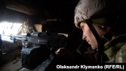 У штабі вказують, що російські гібридні сили здійснили 17 обстрілів позицій Збройних сил України