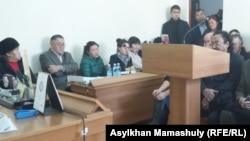 Судебное заседание по иску против газеты «Жас Алаш». Алматы, 10 ноября 2015 года.
