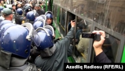 Police crackdown on opposition activists in Baku, in April 2011.