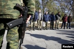 Prizonieri deținuți de separatiști, 29 oct., 2015.