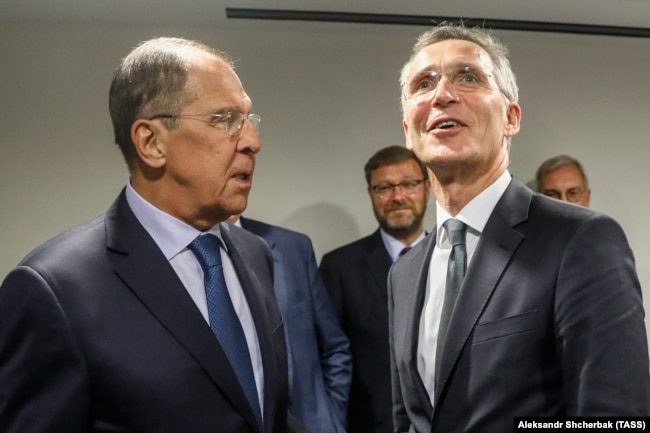 Negociata komplekse: Sergey Lavrov dhe Jens Stoltenberg