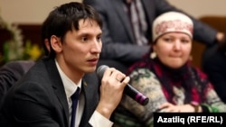Tatarstan -- Young Tatars participate in a discussion about language on World Mother Language Day Feb. 21, 2014. 