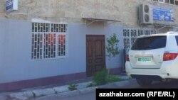 Kärhana degişli jaýyň bir bölegi dükan hökmünde arenda berlipdir