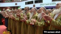 Türkmenbaşyda geçen Ýaşulular maslahatynyň açylyşy. 23-nji oktýabr, 2012 ý.