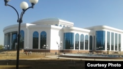 А.Навойи атындагы улуттук китепкана. Ташкент, Өзбекстан.