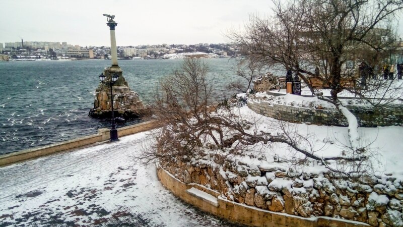 Погода в Крыму: снег, метель и гололед
