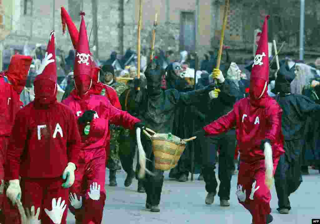 "Augustine the Fool" is one of three "official" kinds of mask in the festivities, the others being a bride or groom and a musician.