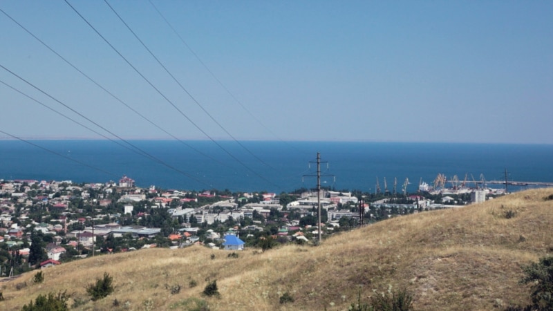 Через гору, вдоль побережья: дорога из Феодосии в Орджоникидзе (фотогалерея)