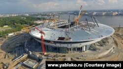 Строительство "Газпром Арены" в Санкт-Петербурге, архивное фото