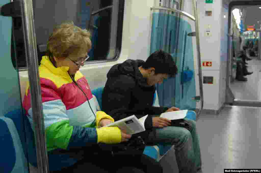 В вагоне алматинского метро. 9 января 2013 года.