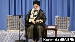 آیت‌الله خامنه‌ای در دیدار با فرماندهان سپاه بر ادامه کاهش تعهدات تاکید کرد